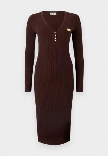 Вязаное платье