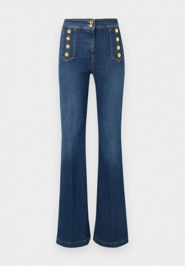 Прямые джинсы