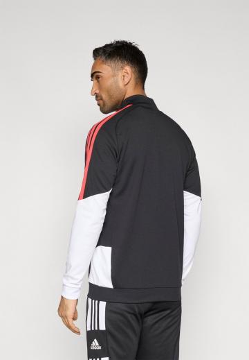 Спортивная куртка