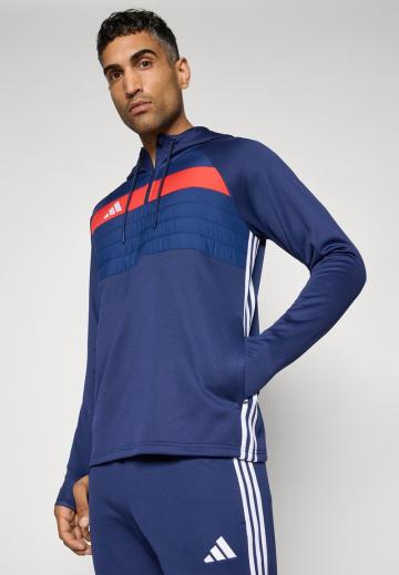 Спортивная кофта