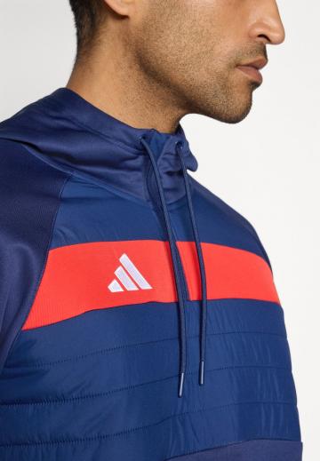 Спортивная кофта