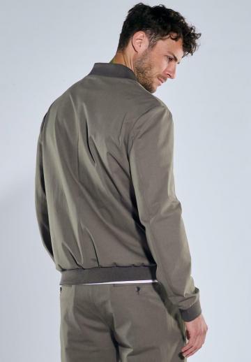 Куртка бомбер