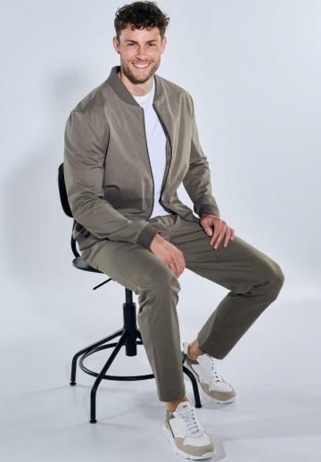 Куртка бомбер