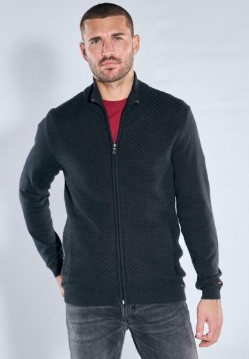 Вязаная кофта