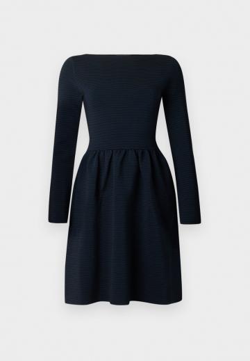 Короткое платье