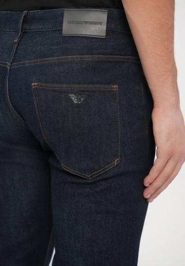 Узкие джинсы