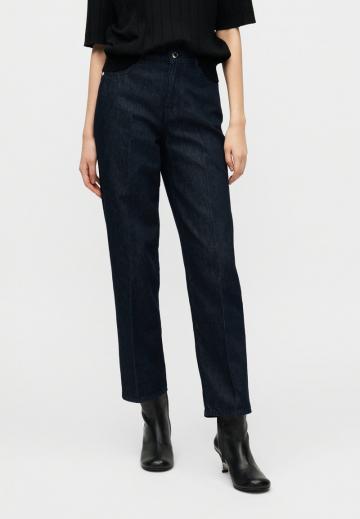 Узкие джинсы