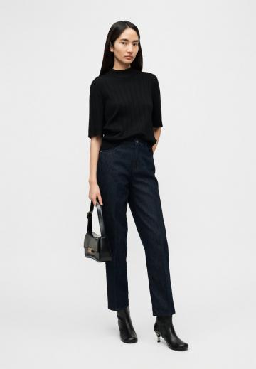 Узкие джинсы