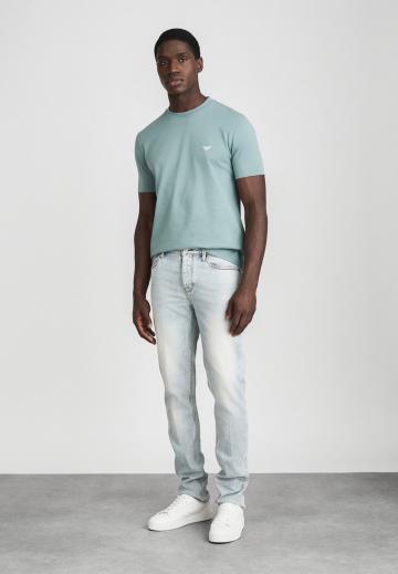 Узкие джинсы