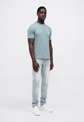 Узкие джинсы