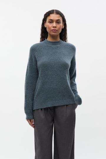 Длинный пуловер