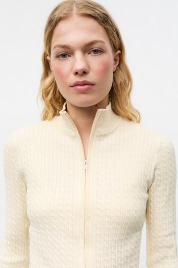 Вязаная кофта