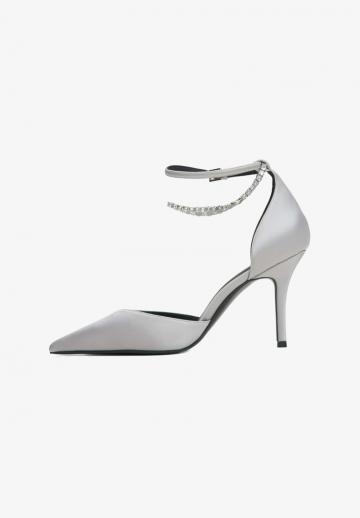 Туфли с ремешком