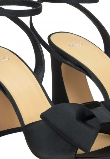 Туфли с открытым носом