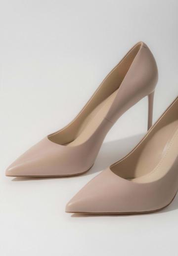 Туфли на высоком каблуке