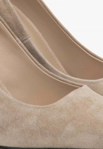 Туфли на высоком каблуке