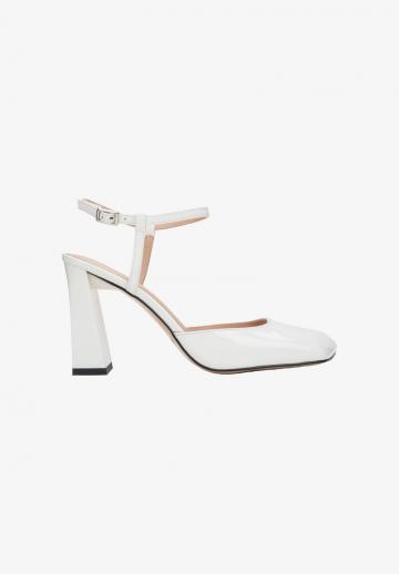 Туфли на высоком каблуке