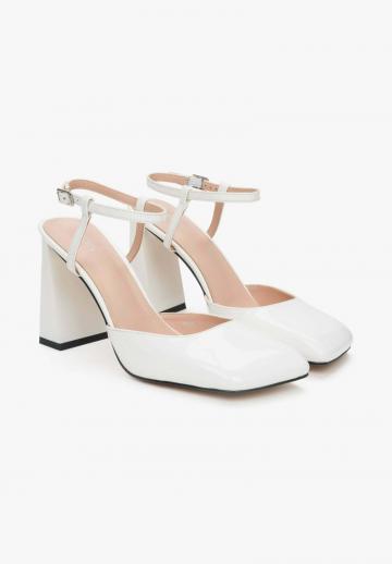 Туфли на высоком каблуке