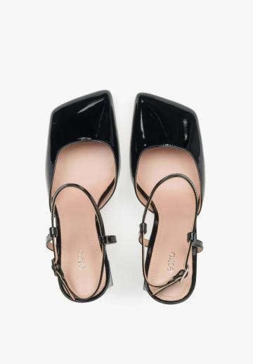 Туфли с ремешком