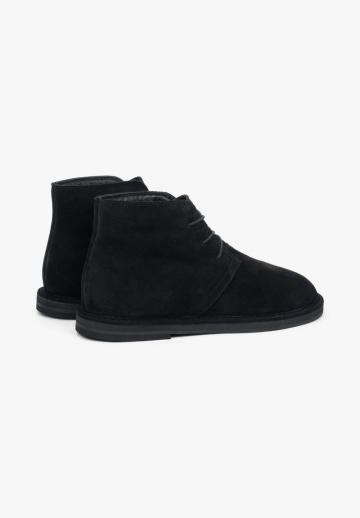 Ботинки на шнуровке