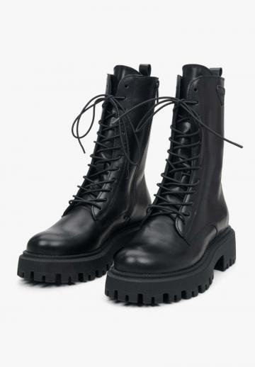 Ботинки на шнуровке