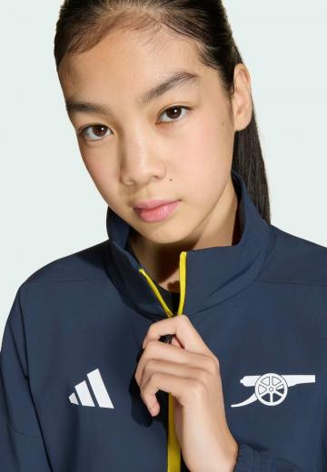 Спортивная куртка