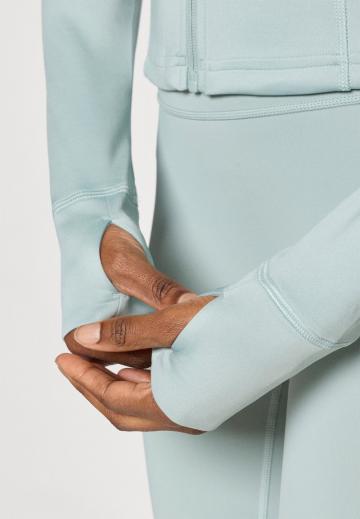 Спортивная куртка