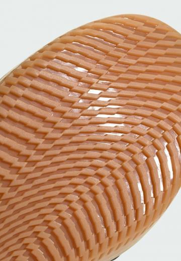 Тренировочные кроссовки