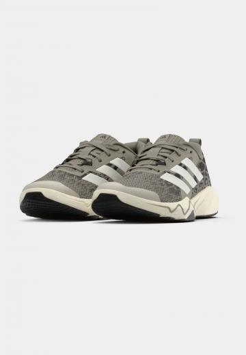 Тренировочные кроссовки