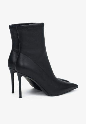 Полусапожки на высоком каблуке