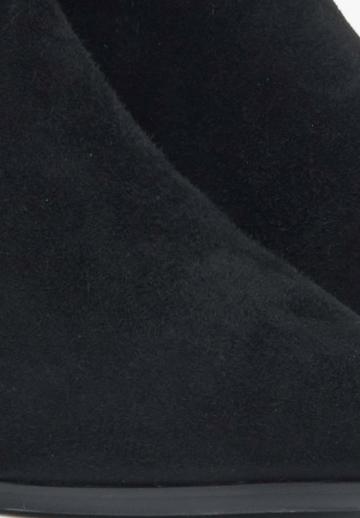 Полусапожки на высоком каблуке