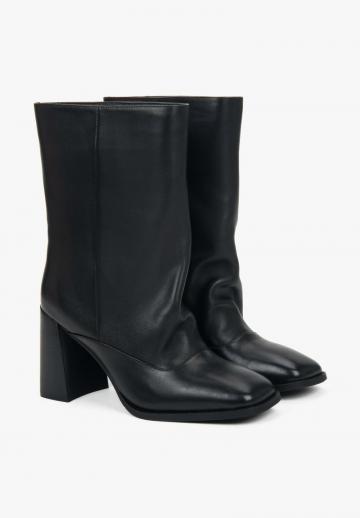 Полусапожки на высоком каблуке