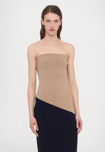 Платье без бретелек