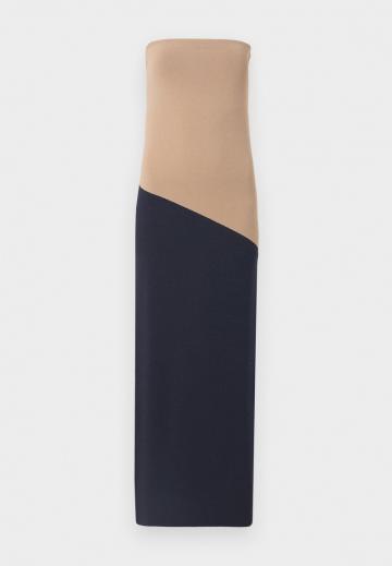 Платье без бретелек