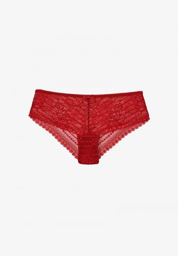 Трусы на бедрах