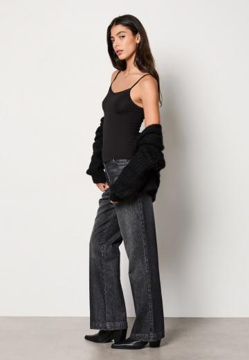 Топ на бретельках