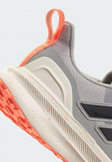 Беговые кроссовки