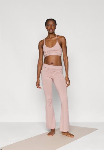 Спортивный бюстгальтер