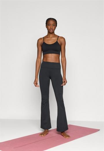 Спортивный бюстгальтер