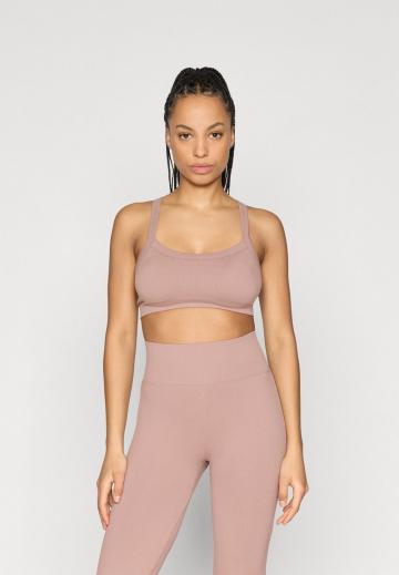Спортивный бюстгальтер