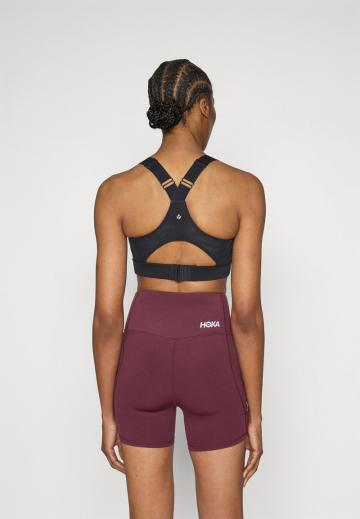 Спортивный бюстгальтер