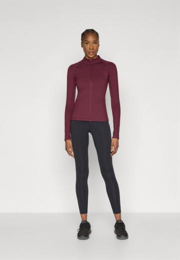 Спортивная куртка