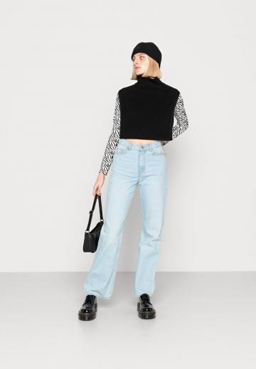 Короткая куртка