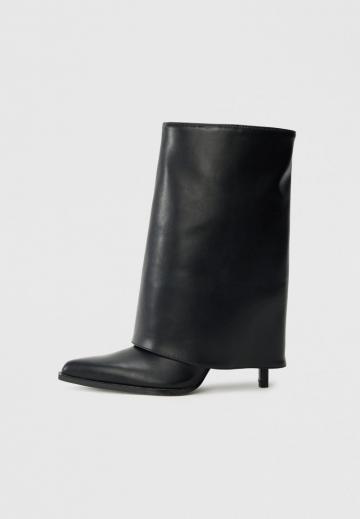 Высокие сапоги