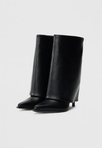 Высокие сапоги