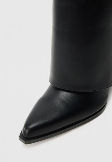 Высокие сапоги