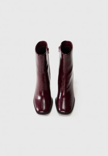 Высокие сапоги