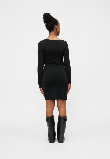 Короткое платье