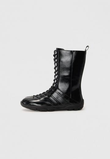 Сапоги на шнуровке