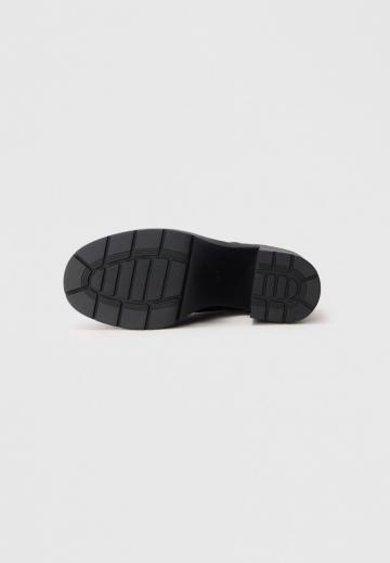 Полусапожки на высоком каблуке